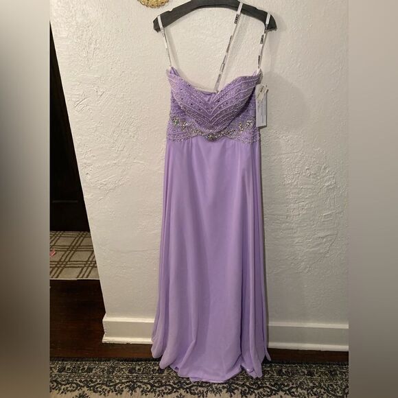 Blush Lavender Sweetheart Neckline Embellished Gown - Picture 4 of 16